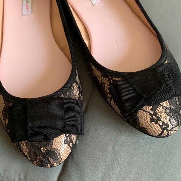 Isaac Mizrahi Live flats sz 8 m black lace patterned black bow - Picture 3 of 10